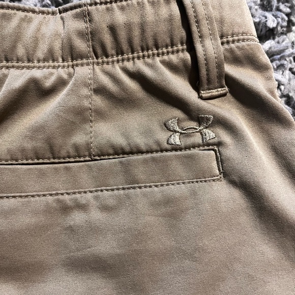 Under Armour Boys Sz 14 Shorts - Picture 3 of 4